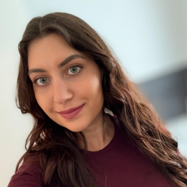 Babysitter in Domat: Deborah