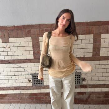 Babysitter in Paris: EMILY