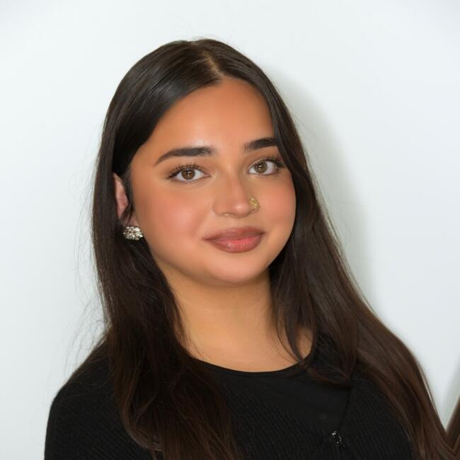 Babysitter in Poughkeepsie: Laiba