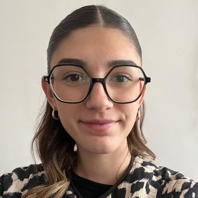 Babysitter in Pézenas: Flora