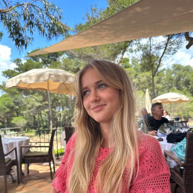 Babysitter in Aix-en-Provence: Elisa