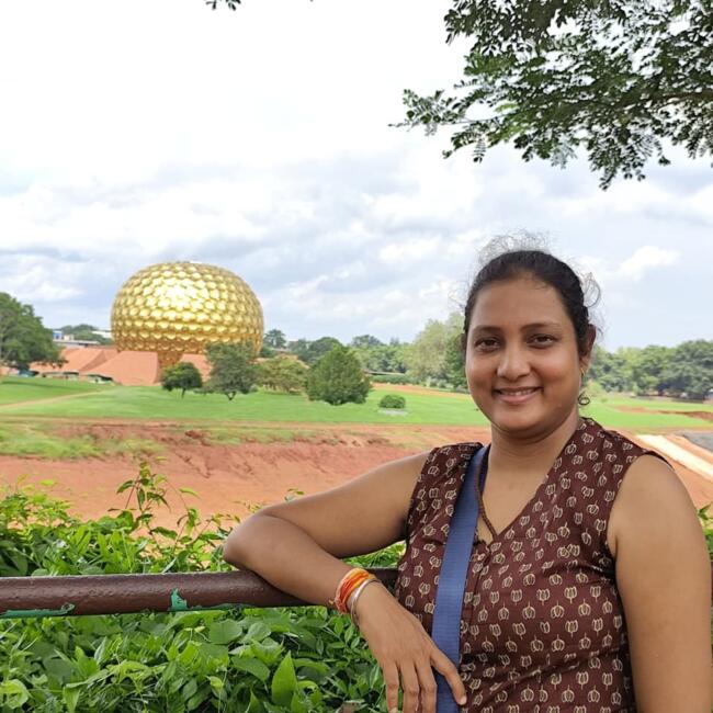 चेन्नई में बेबीसिटिंग की नौकरी: Debika