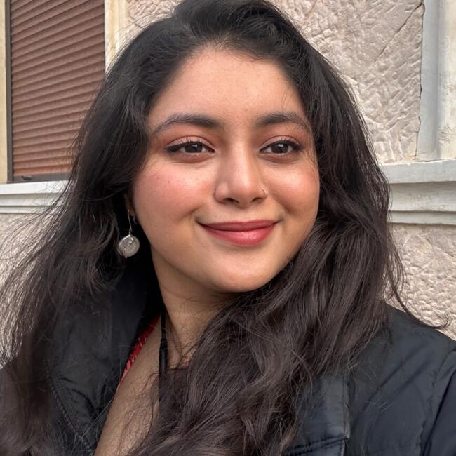 Babysitter in Budapest: Raihana