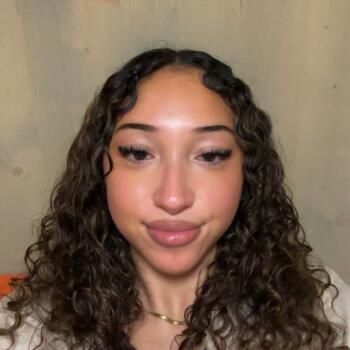 Babysitter Saint-Genis-Pouilly: Camila