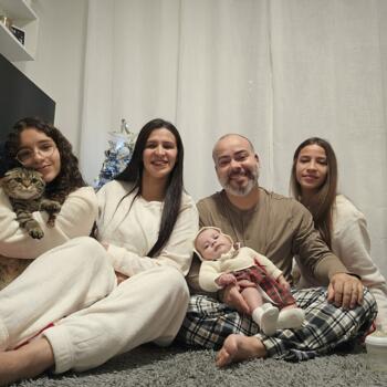 Trabalho de babysitting em Sintra: Trabalho de babysitting Ailaine