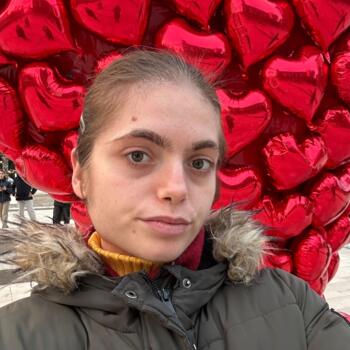Babysitter in Bron: Irina