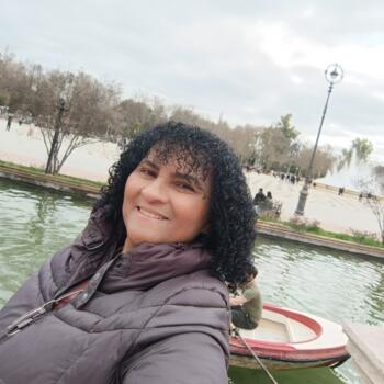 Nanny in Alcalá de Guadaira: Vanilde Oliveira