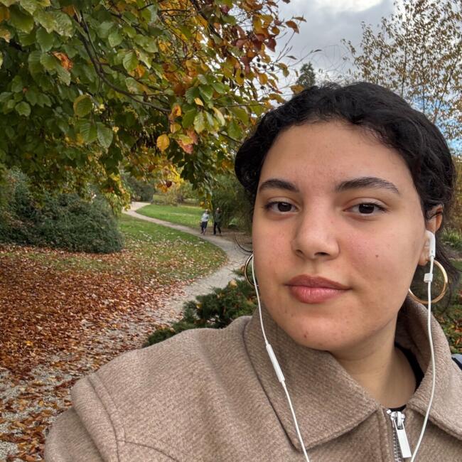 Babysitter in Paris: Ghita