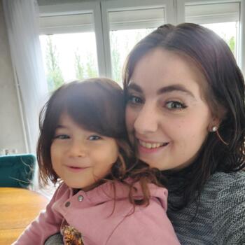 Emploi de garde d'enfants à Montbéliard: job de garde d'enfants Lea