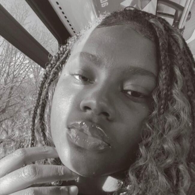 Babysitter in Saint-Genis-les-Ollières: Miriam