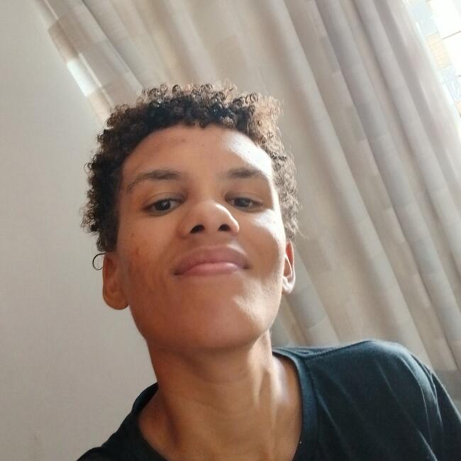 Babysitter in Londrina: Giulia