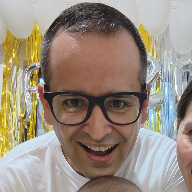 Emprego de babá em Blumenau: Francis