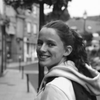 Baby-sitter in Caen: Jade