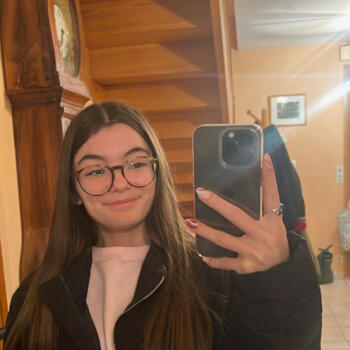 Babysitter in Chambray-lès-Tours: Clarisse
