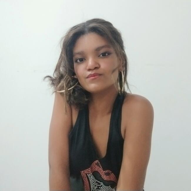 Babysitter in Mesquita: Larissa