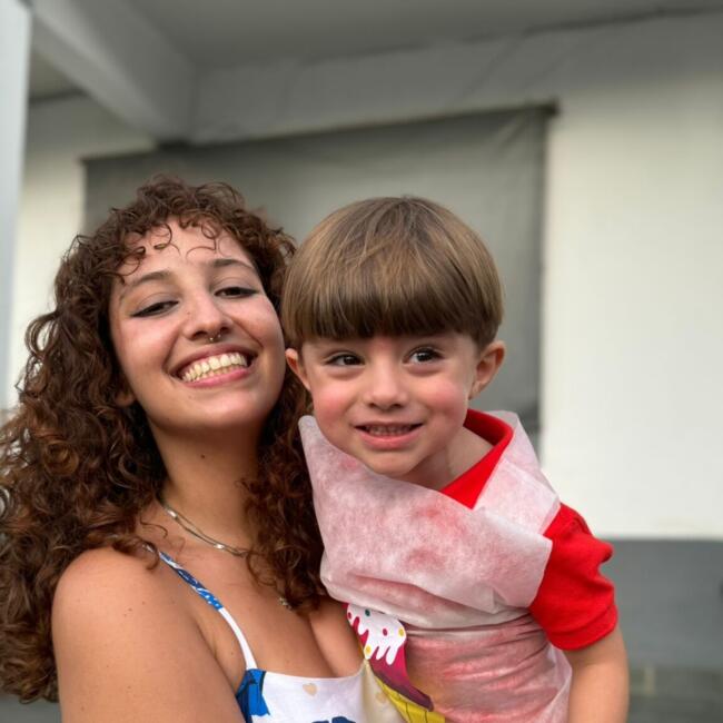 Babá em Niterói: Iris