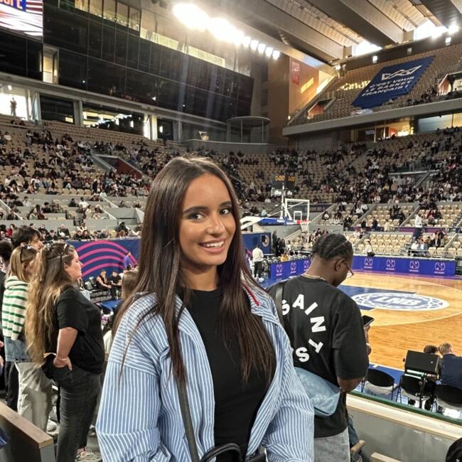 Babysitter in Meaux: Jade