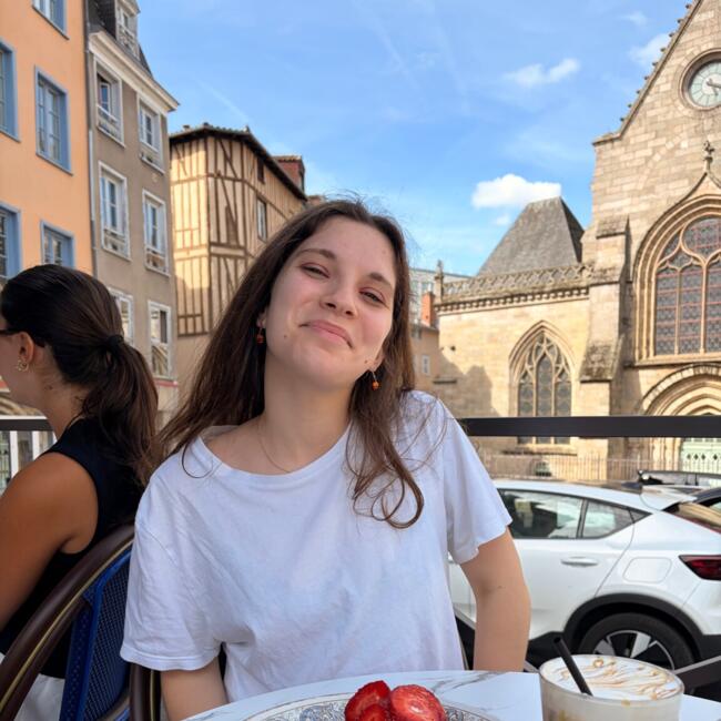 Babysitter in Limoges: Carla