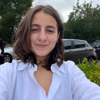 Babysitter em Lisboa: Camila