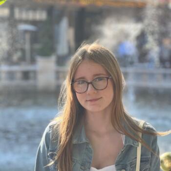 Babysitter in Bracknell: Alyssa