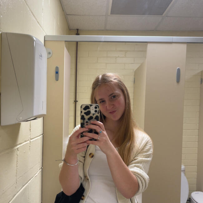 Babysitter in Plymouth: Chloe