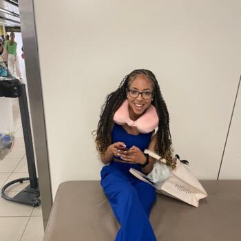 Babysitter in Henlow: Naomi