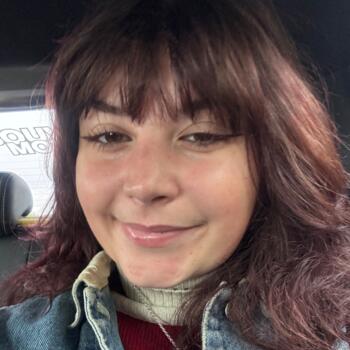 Babysitter in La Louvière: Lisa