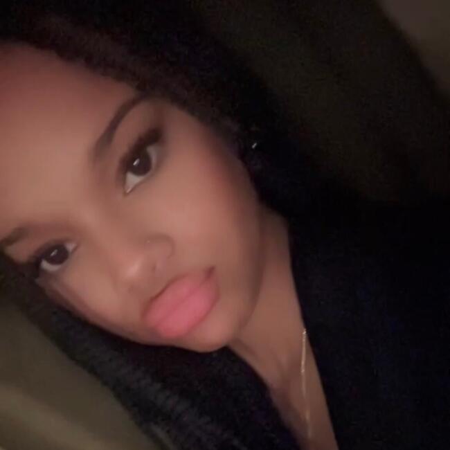 Babysitter in Feyzin: Hind