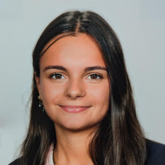 Babysitter in Paris: Lisa