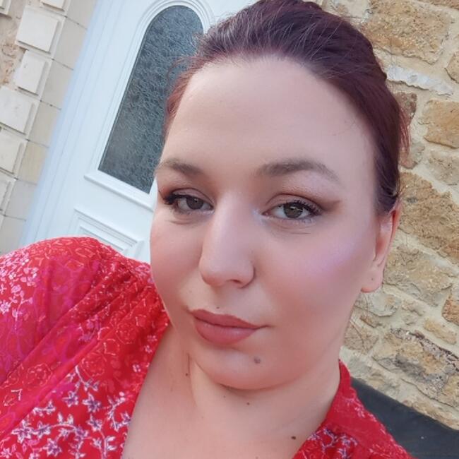 Babysitter in Voiron: Angie