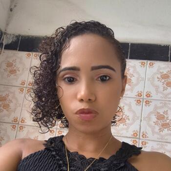 Babá em São Gonçalo (São Gonçalo): Rejiane