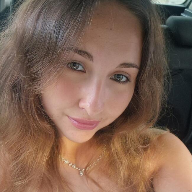 Babysitter στην περιοχή Αθήνα: Amanda Rebeka
