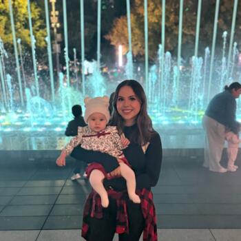 Babysitter in Pasadena: Angela