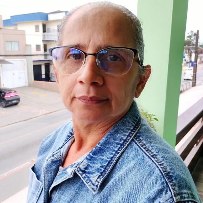 Babá em Joinville: Maria Goreth