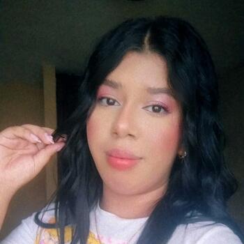 Babysitter Panama City: Valery