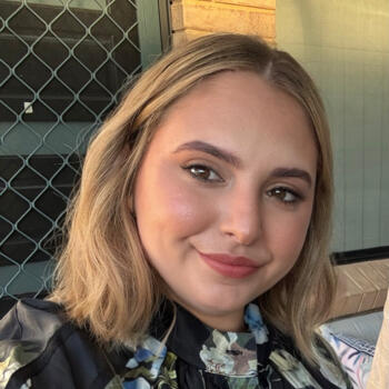 Babysitter in Sydney: Xeni