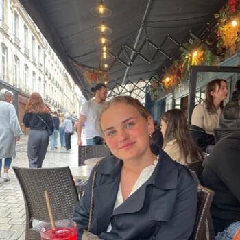 Babysitter in Bretteville-sur-Odon: Claire