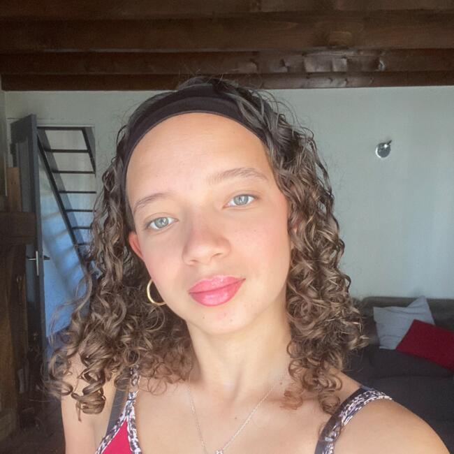 Babysitter in Clermont-Ferrand: Laly