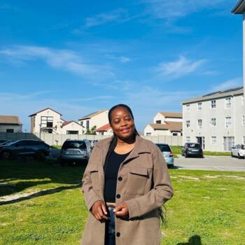Babysitter in Cape Town: Buhle