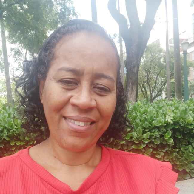 Babysitter in Santa Luzia: Ester