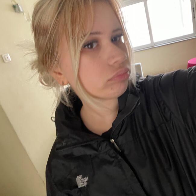 Babysitter στην περιοχή Μοσχάτο: Nadia