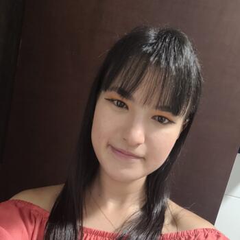 Babysitter São José dos Campos: Júlia