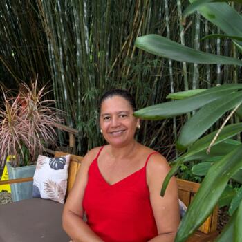 Babá em Jacareí: Lucília Eliete