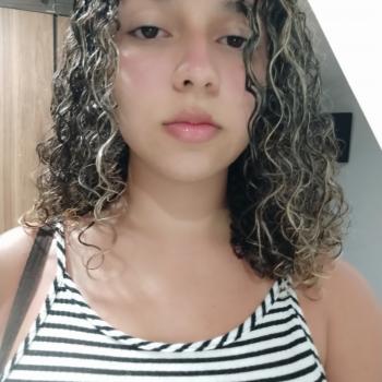 Babysitter Vila Velha: Daynara