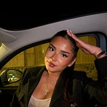 Babysitter in Asnières-sur-Seine: Ashlyn