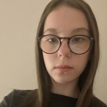 Babysitter in Saint-Brieuc: Louna