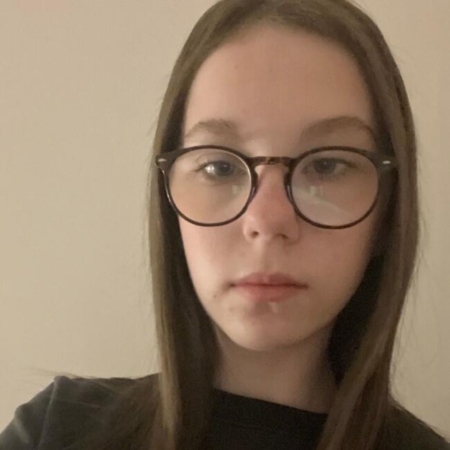 Babysitter in Saint-Brieuc: Louna