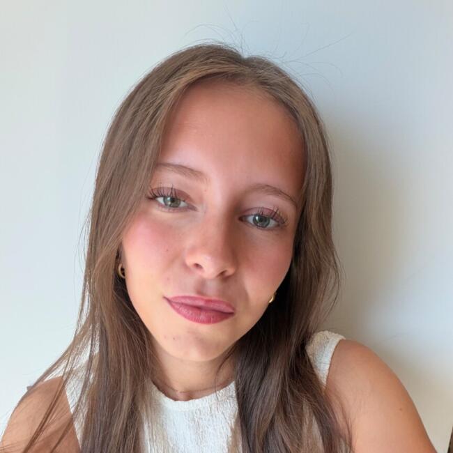 Babysitter in Buggenhout: Youna