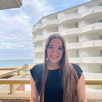 Babysitter in Fradelos: Lara