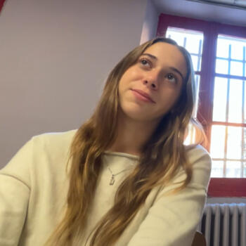 Babysitter in Aix-en-Provence: Ella